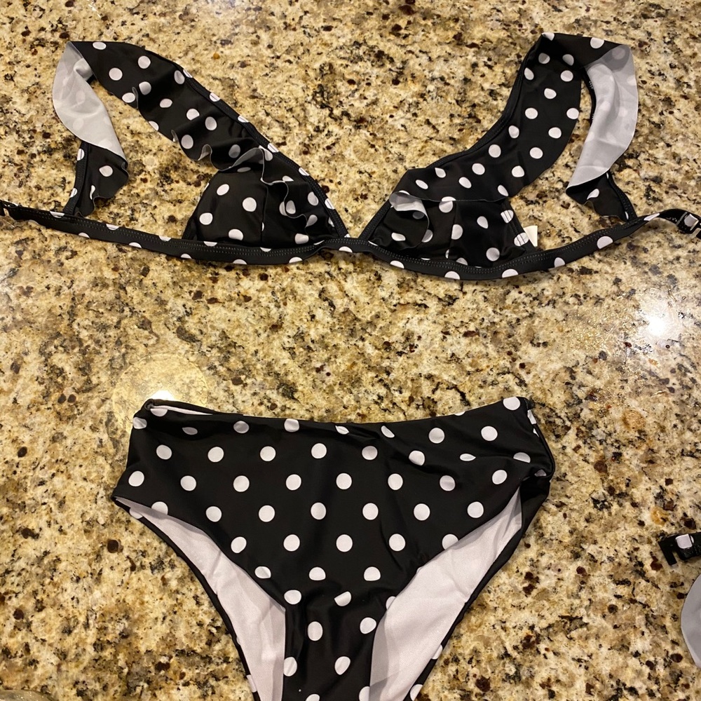 Ruffle bikini